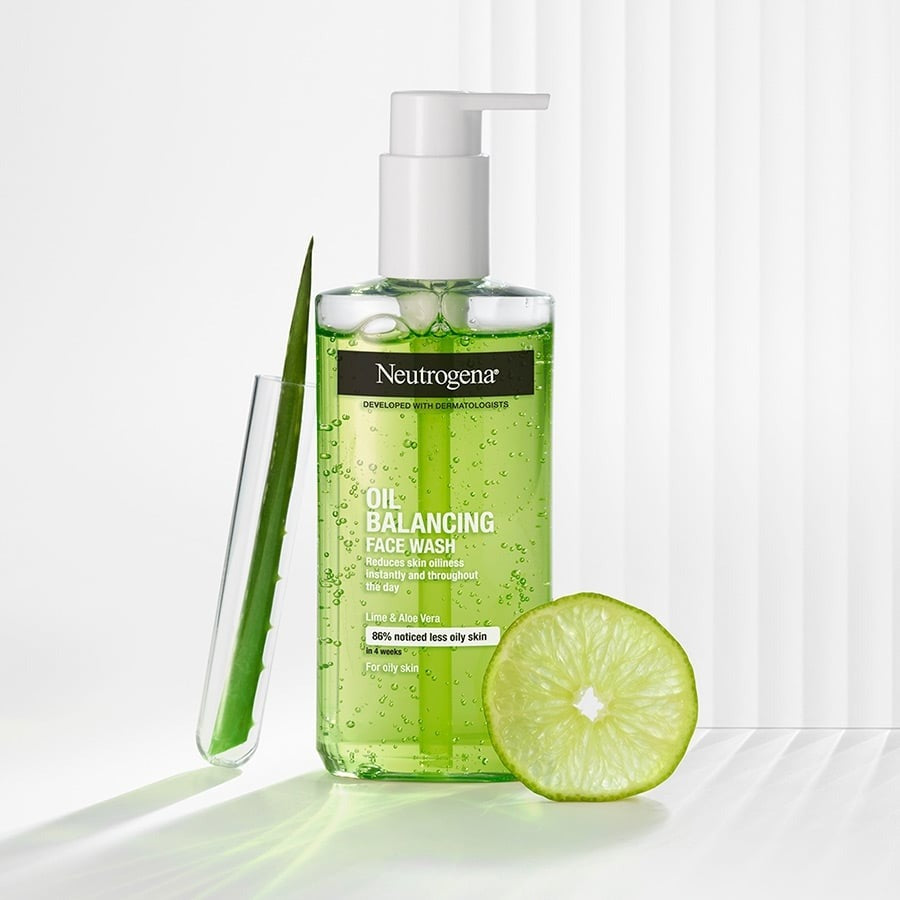 Neutrogena - Facial Wash Oil Balancing With Lime & Aloe Vera Pump 200ml